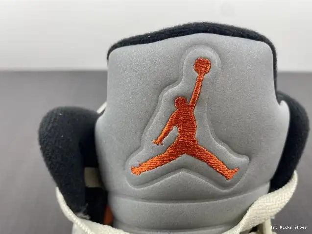 1st Kicks Shoes 5 DC1060-100 Jordan Retro Orange Total 0525